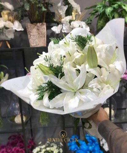 Beyaz Lilyum Çiçek Buketi 15